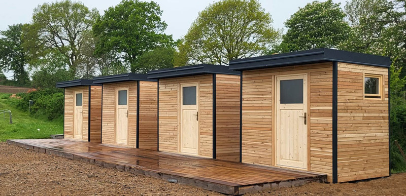 salle de bain extérieure camping luxe